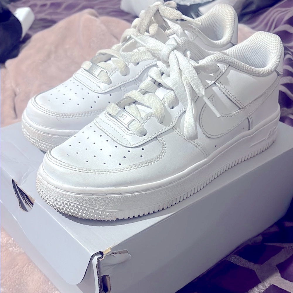 Nike Classic White Air Force 1 Sneakers